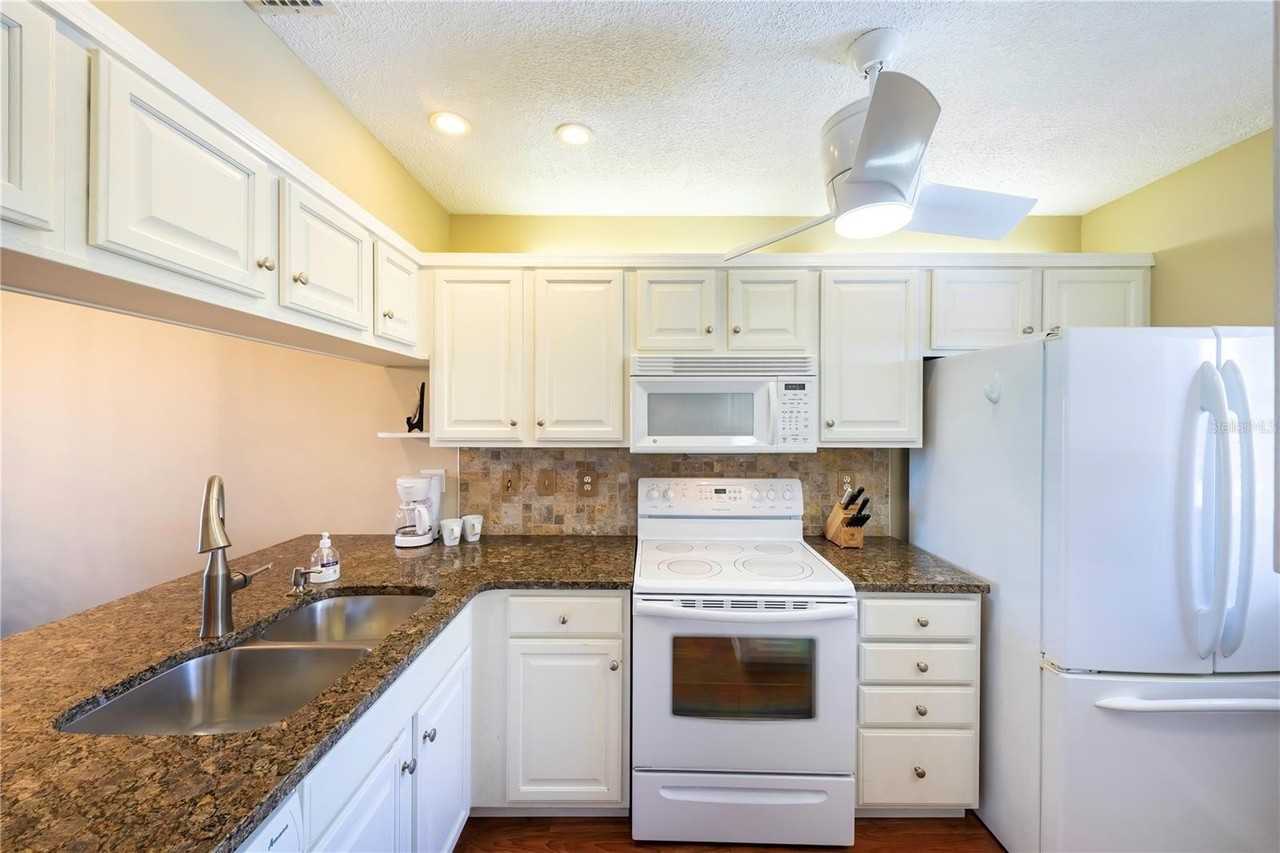 437 Cerromar Ln #525 - Photo 4 of 27