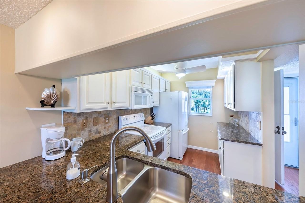 437 Cerromar Ln #525 - Photo 7 of 27