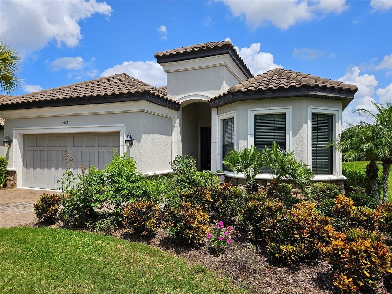 5668 Cantucci St - Photo 4 of 50