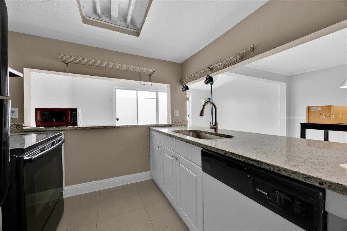 352 Caribbean Dr #MAIN - Photo 4 of 22