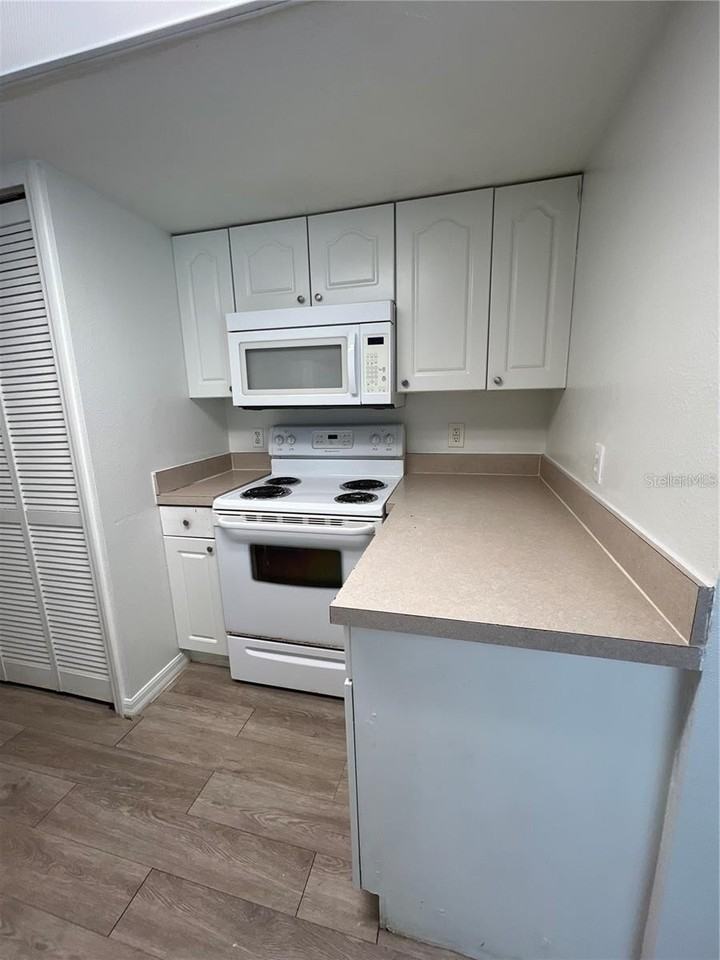 711 Caribbean Dr - Photo 5 of 17