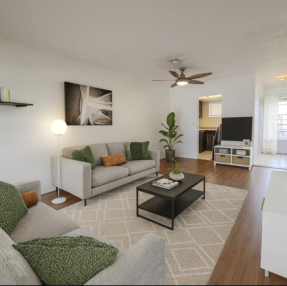 1014 E South St #16 - Photo 4 of 13