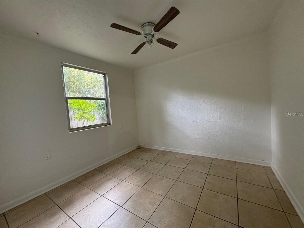 2547 S Mills Ave #2 - Photo 2 of 8
