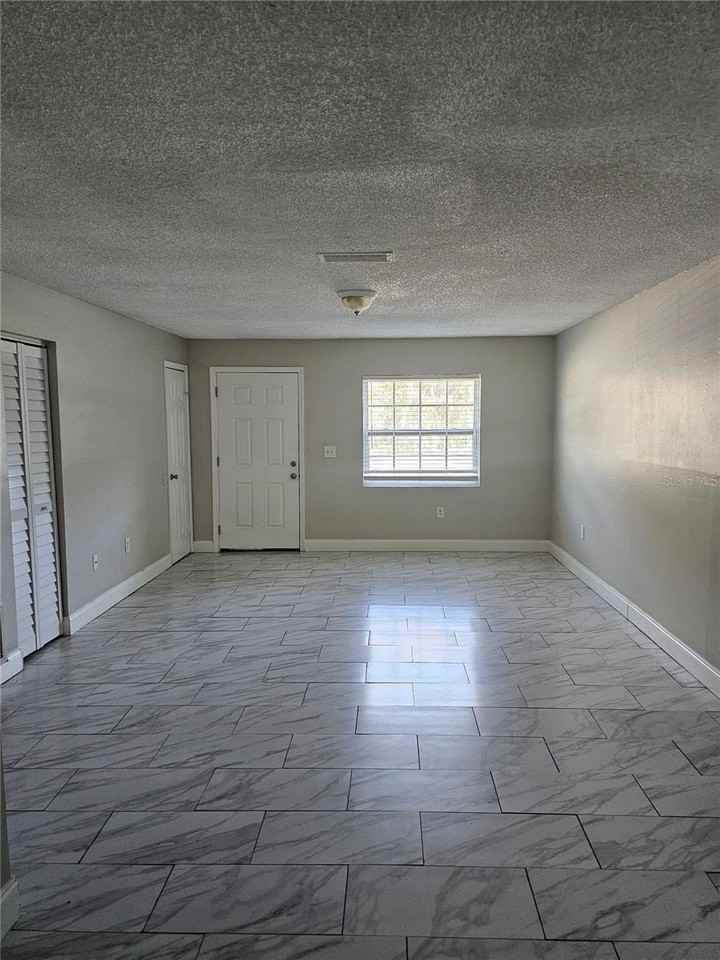 1013 Beecher St #1 - Photo 3 of 12