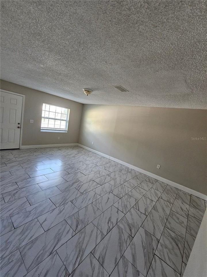 1013 Beecher St #1 - Photo 4 of 12