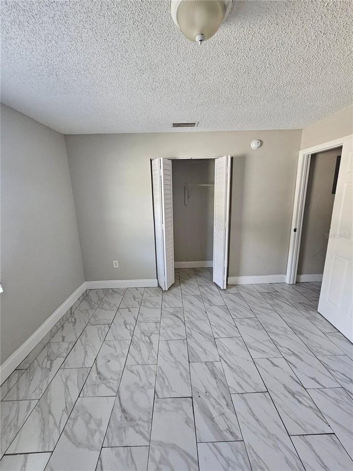 1013 Beecher St #1 - Photo 5 of 12