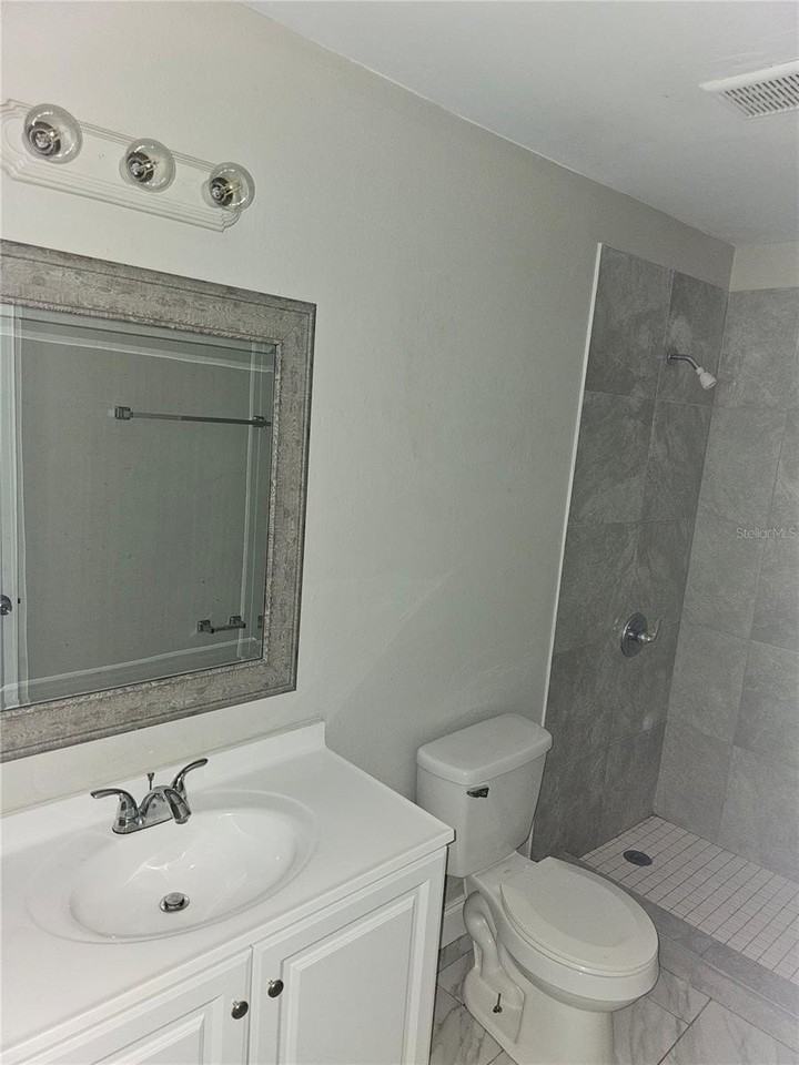 1013 Beecher St #1 - Photo 6 of 12