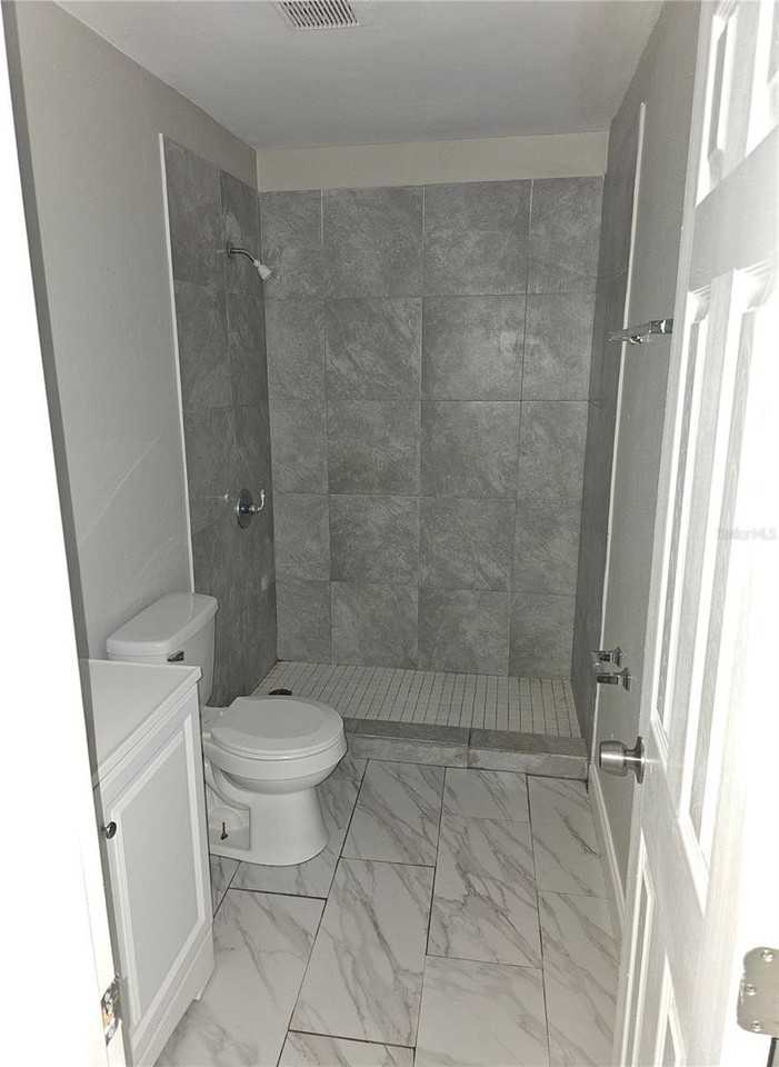 1013 Beecher St #1 - Photo 7 of 12
