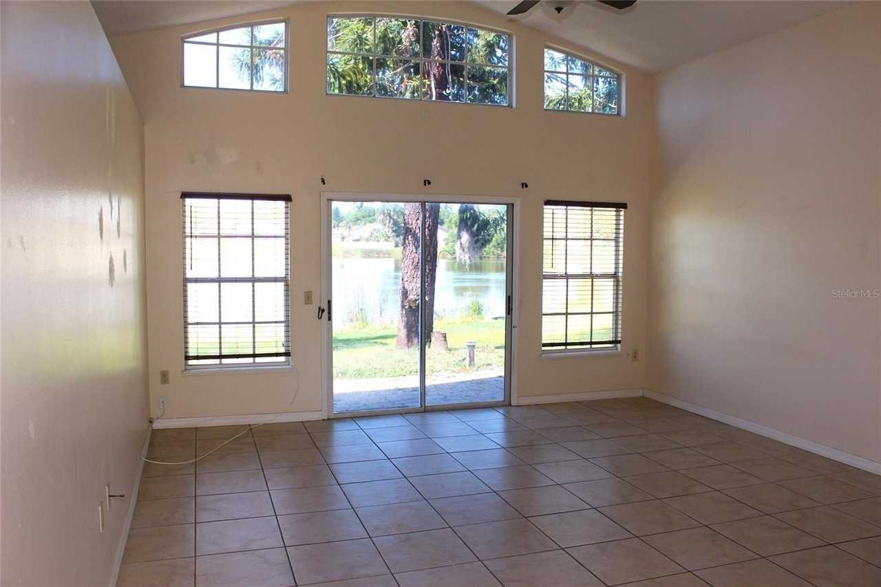 3036 Dellcrest Pl - Photo 5 of 18