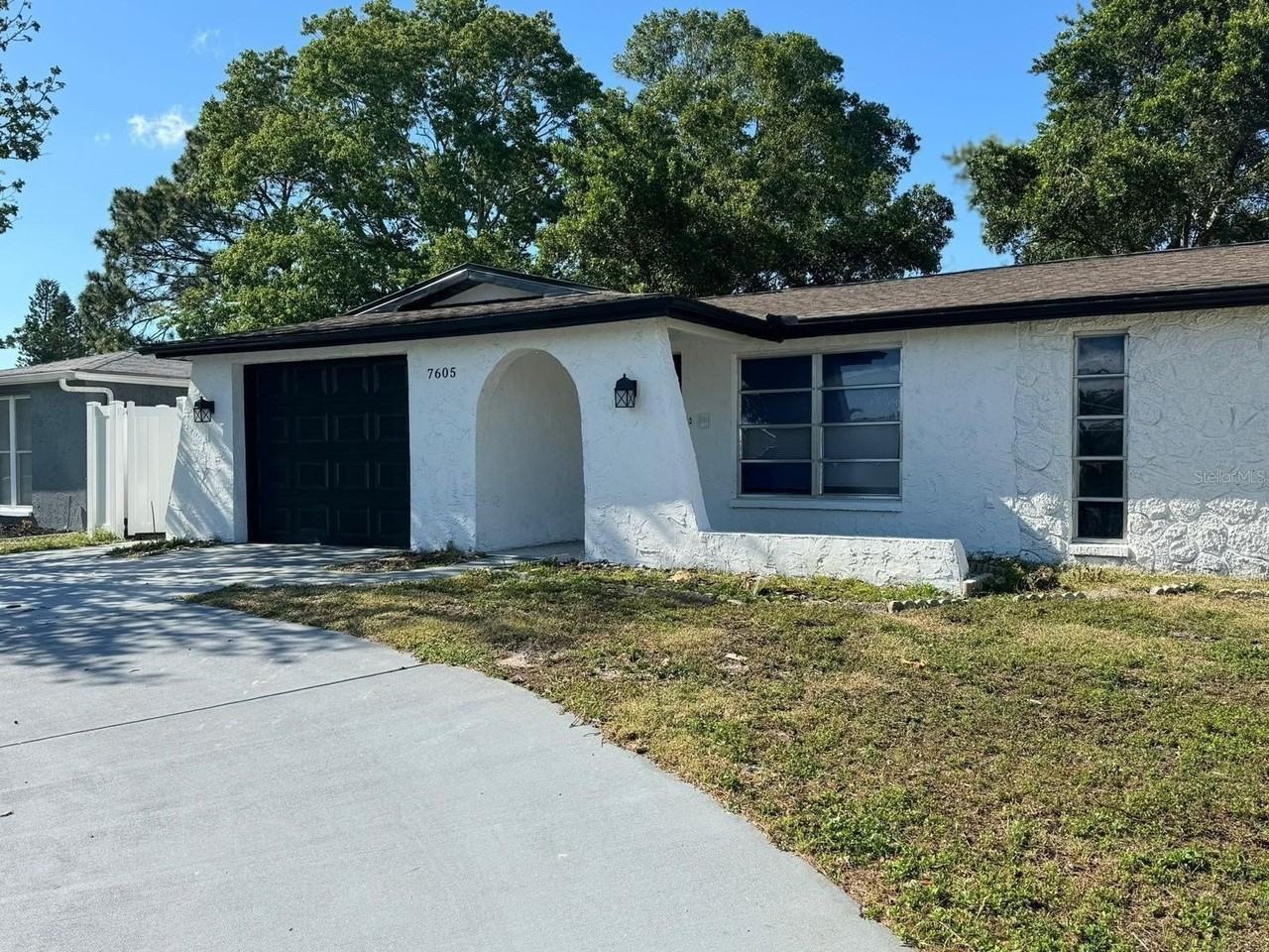 7605 Embassy Blvd - Photo 2 of 9
