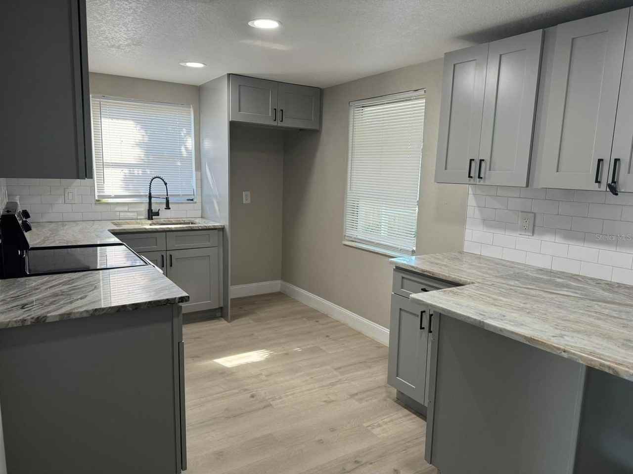 7605 Embassy Blvd - Photo 4 of 9