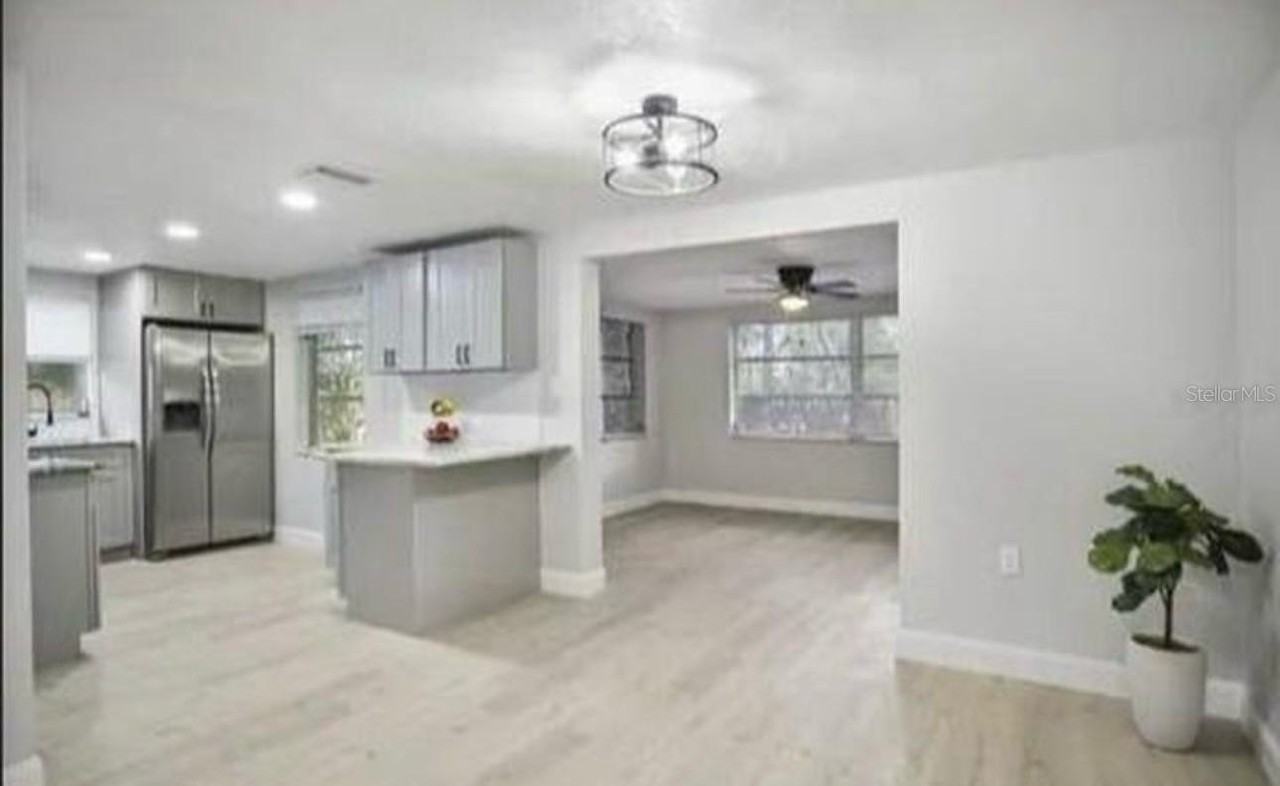 7605 Embassy Blvd - Photo 5 of 9
