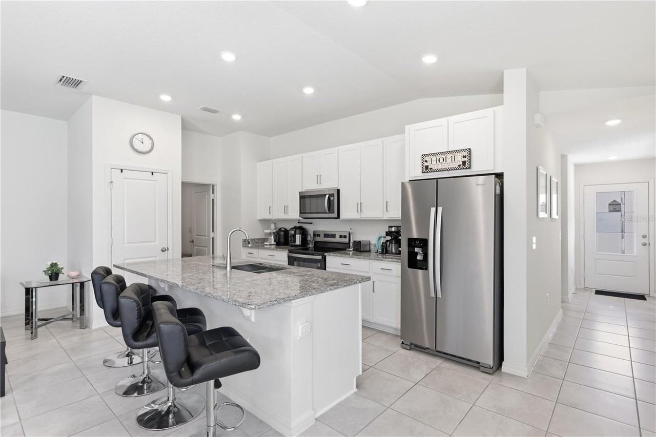 3369 Rolling Plains Cir - Photo 2 of 19