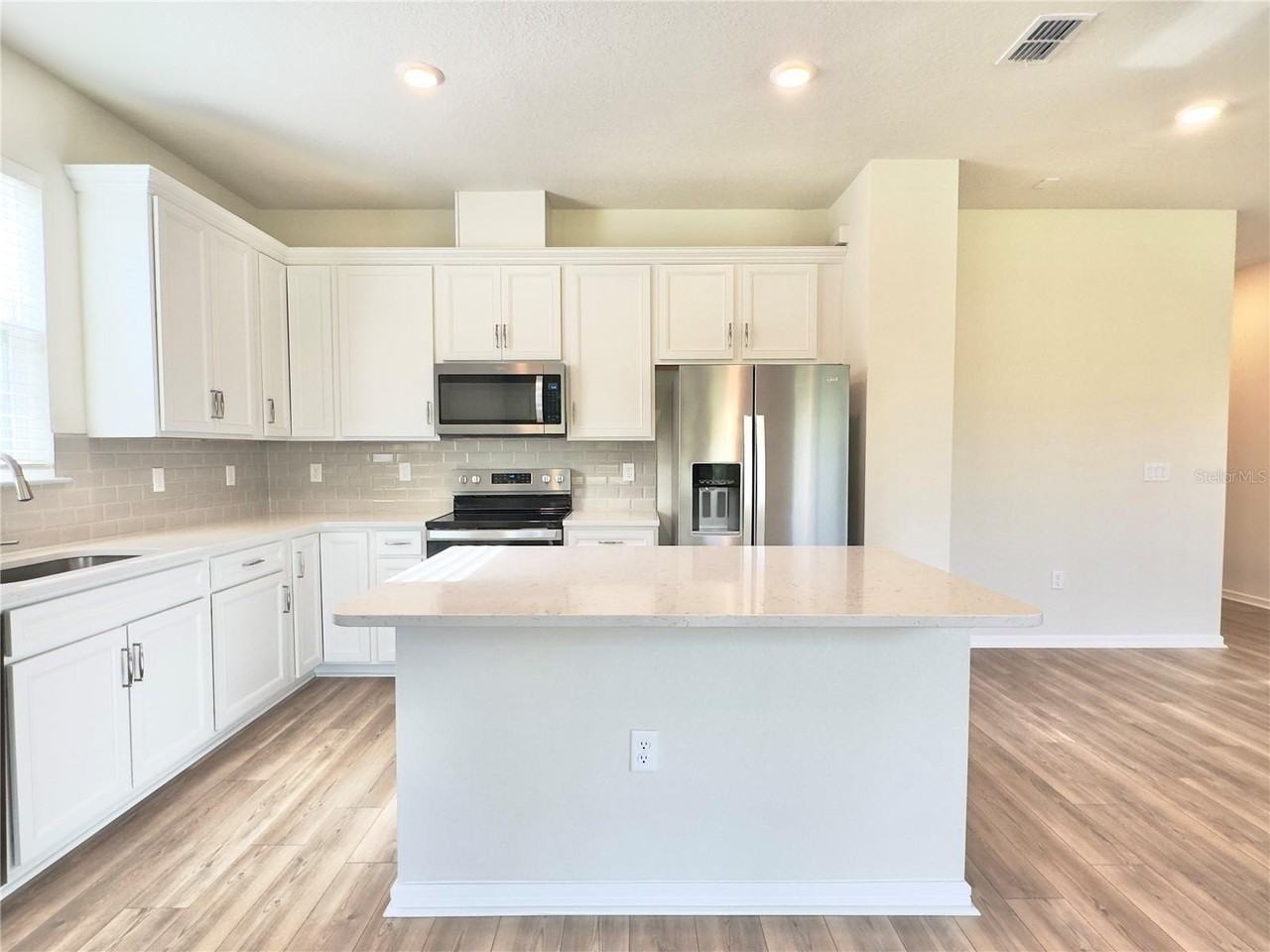 17431 Saw Palmetto Ave - Photo 6 of 47