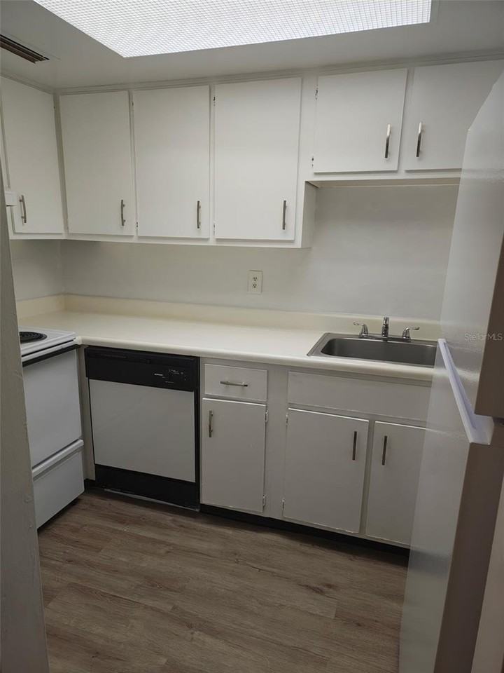 551 Flemming Way #101 - Photo 5 of 14