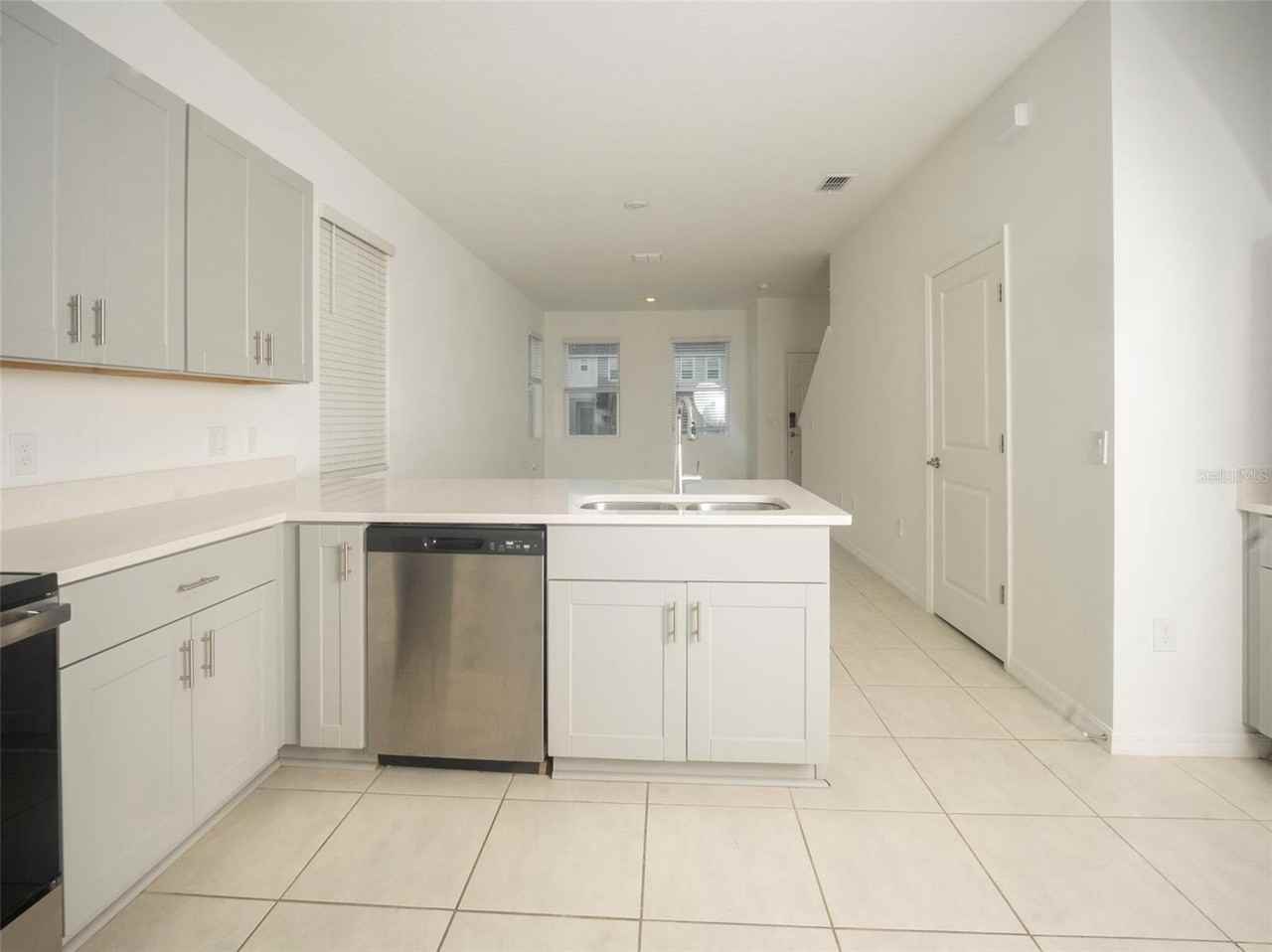 3208 Skyline Loop - Photo 6 of 18
