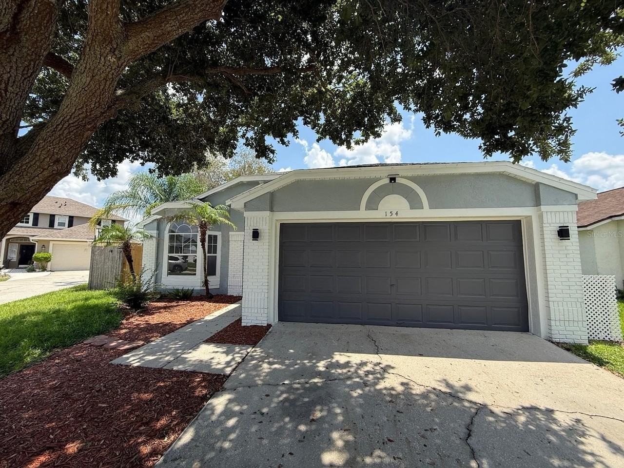 154 Woodbury Pines Cir - Photo 2 of 38