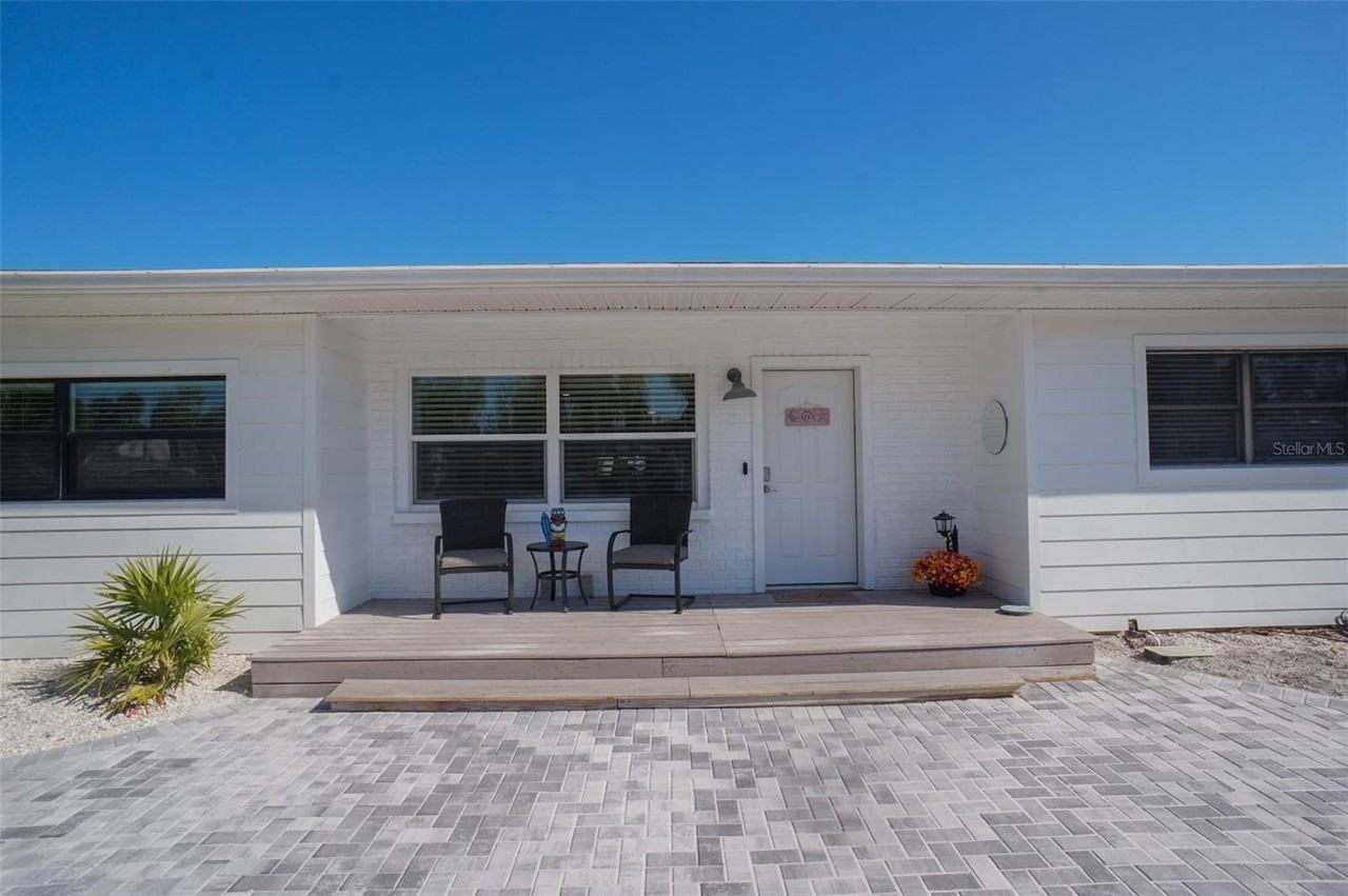 929 Lantana Ave - Photo 2 of 50