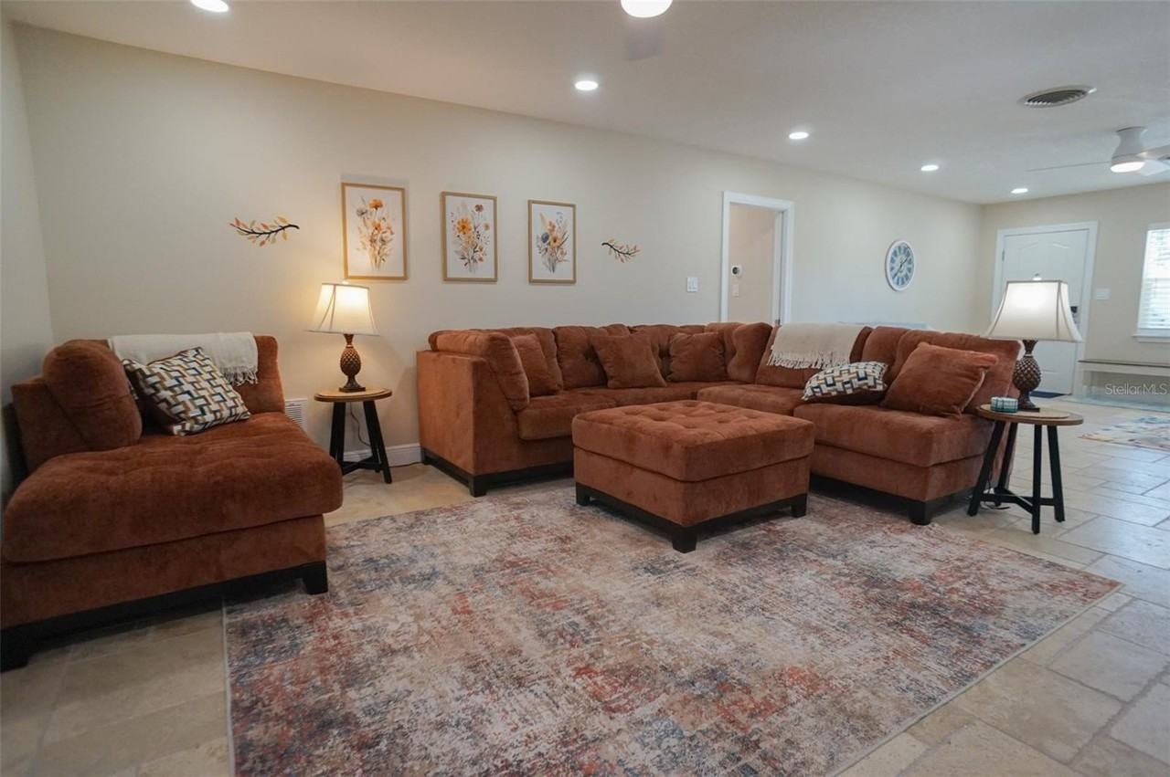 929 Lantana Ave - Photo 6 of 50