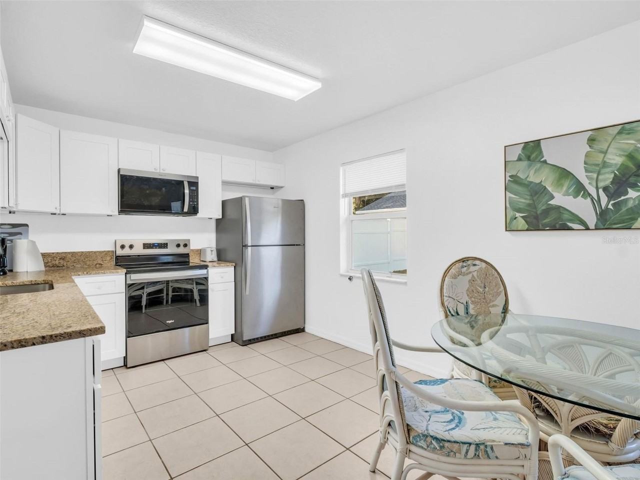 103 E Park St - Photo 5 of 50