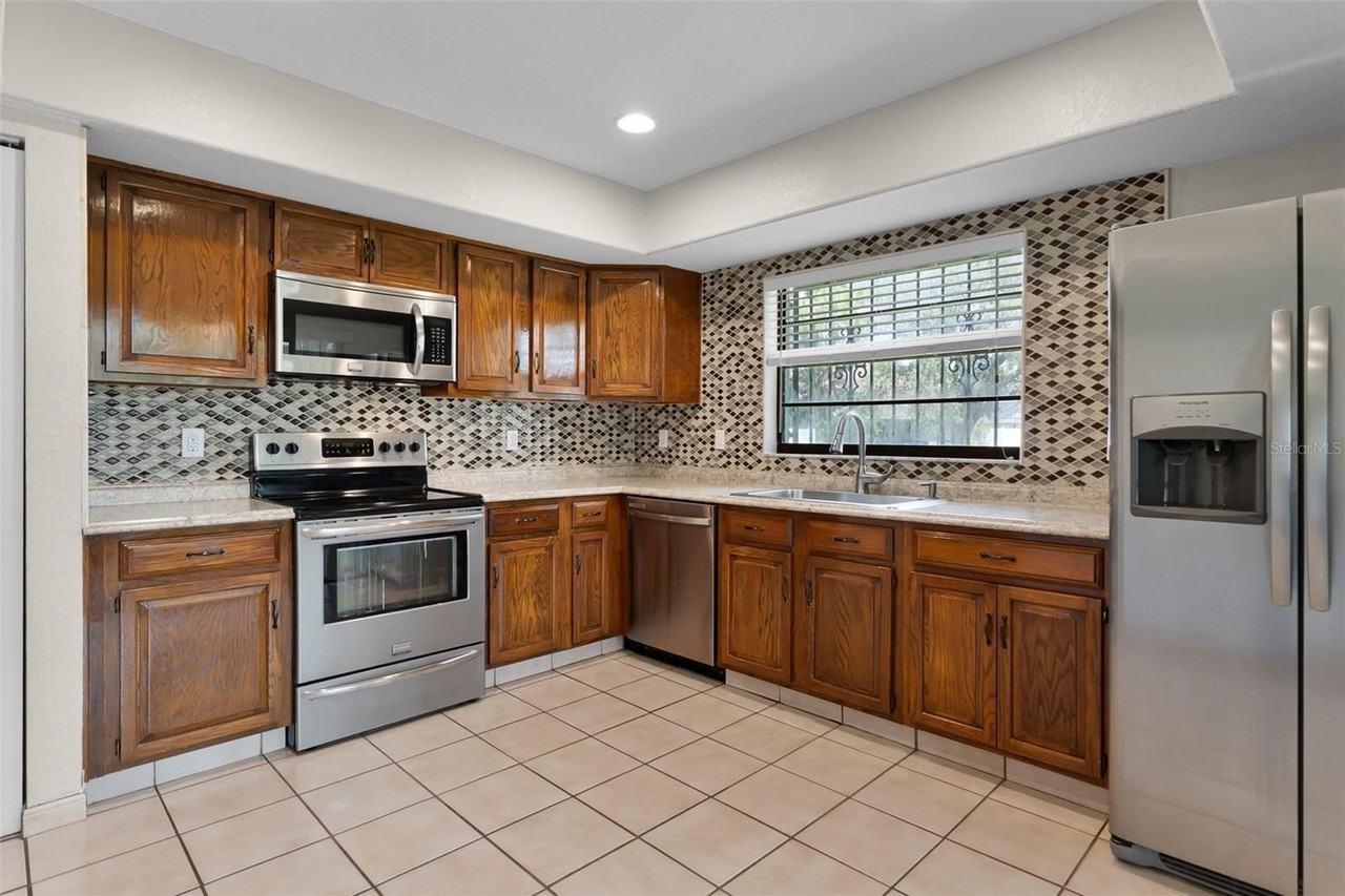 8208 La Serena Dr - Photo 4 of 17