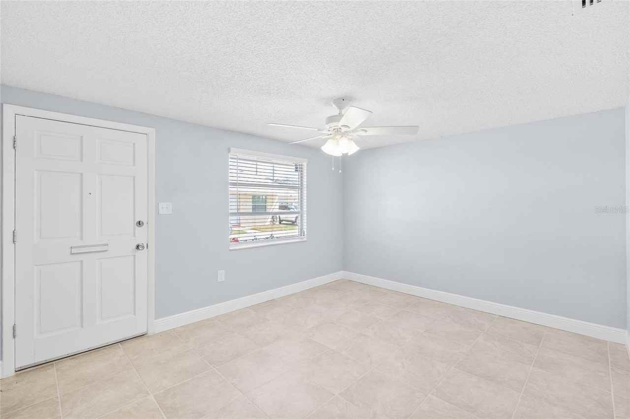 4948 Getner St - Photo 4 of 20