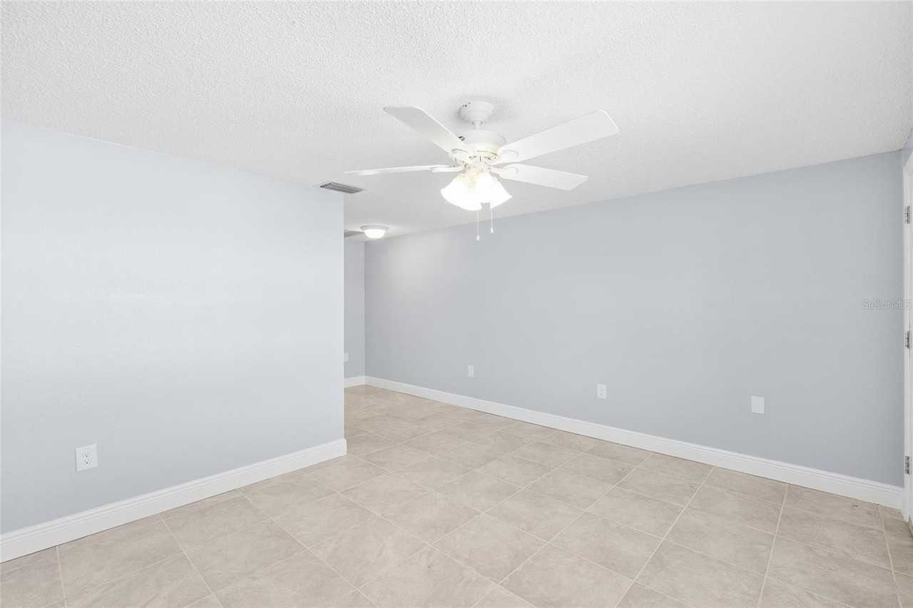 4948 Getner St - Photo 6 of 20