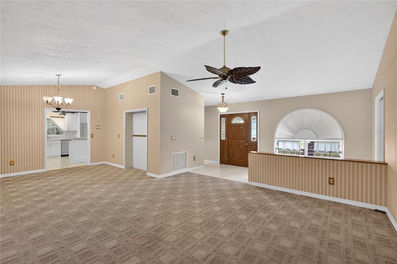 2065 Oak Beach Blvd - Photo 7 of 42