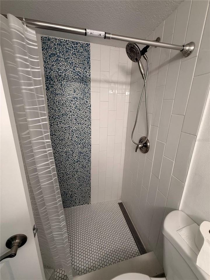 159 Medallion Blvd #A - Photo 5 of 7