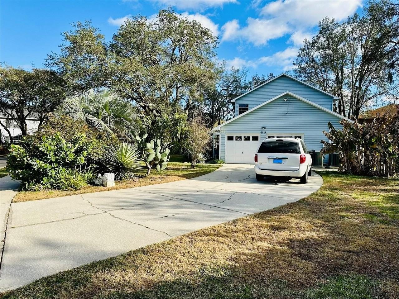 8834 Whispering Oaks Trl - Photo 5 of 35