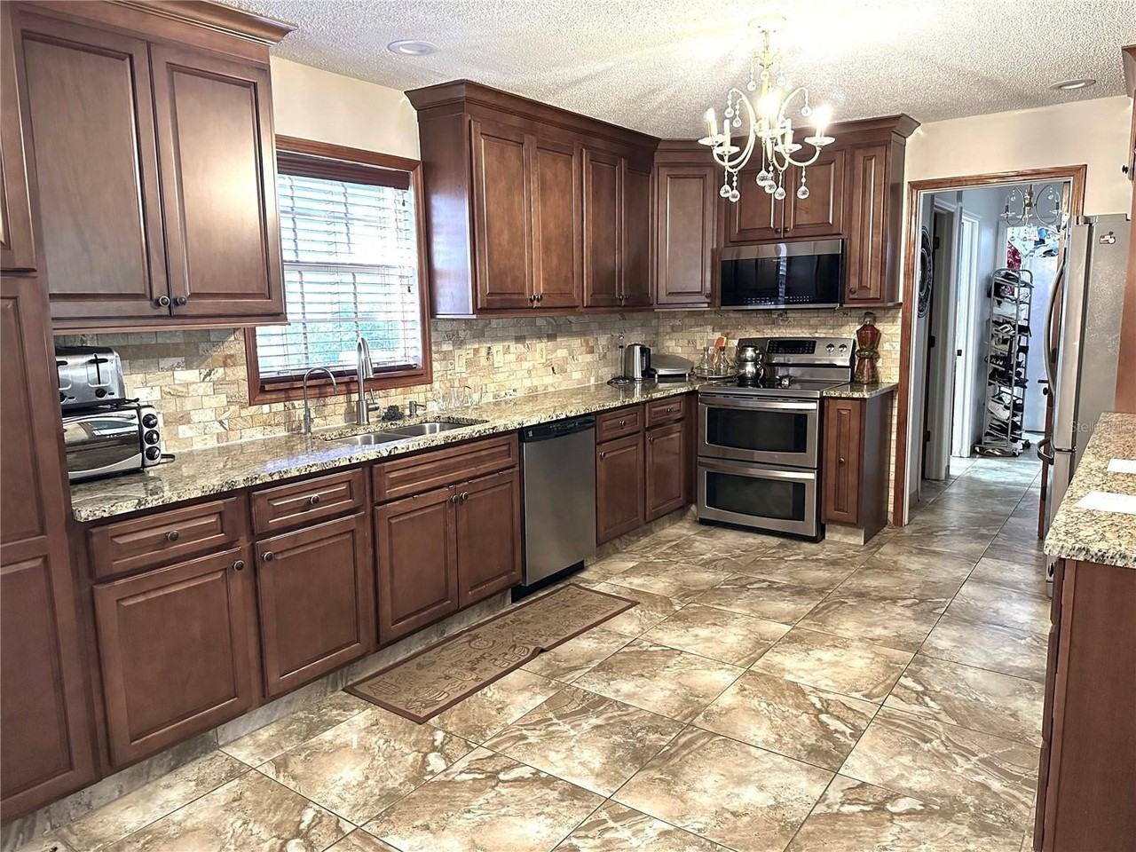 8834 Whispering Oaks Trl - Photo 6 of 35