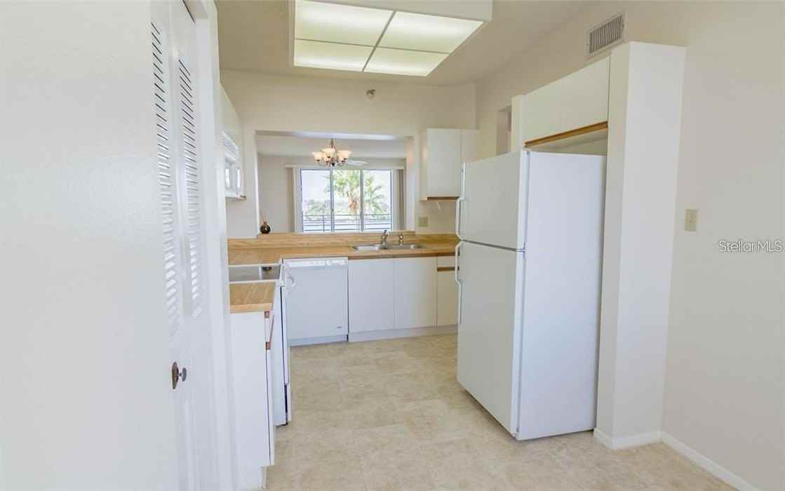 7902 Sailboat Key Blvd S #402 - Photo 6 of 50