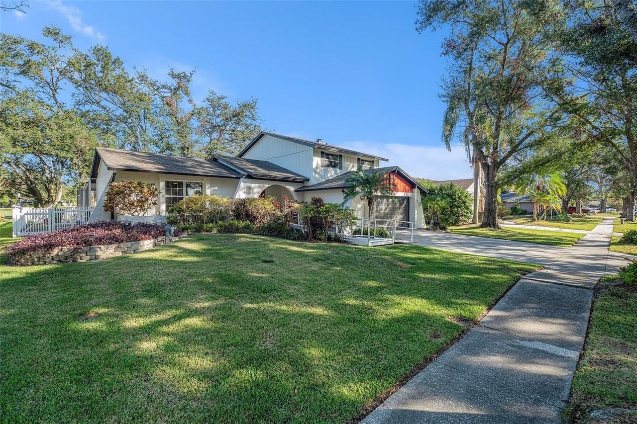 4611 Landscape Dr - Photo 2 of 41