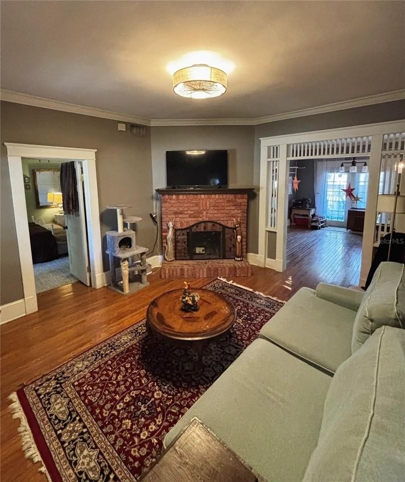 427 9th Ave N - Photo 4 of 22
