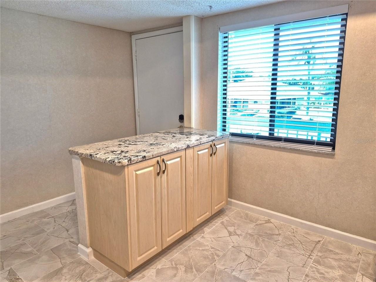 222 Caryl Way - Photo 4 of 50