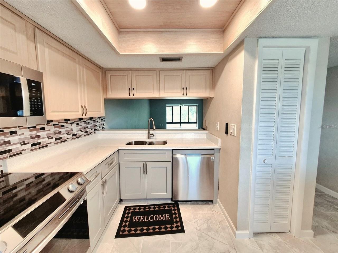 222 Caryl Way - Photo 6 of 50