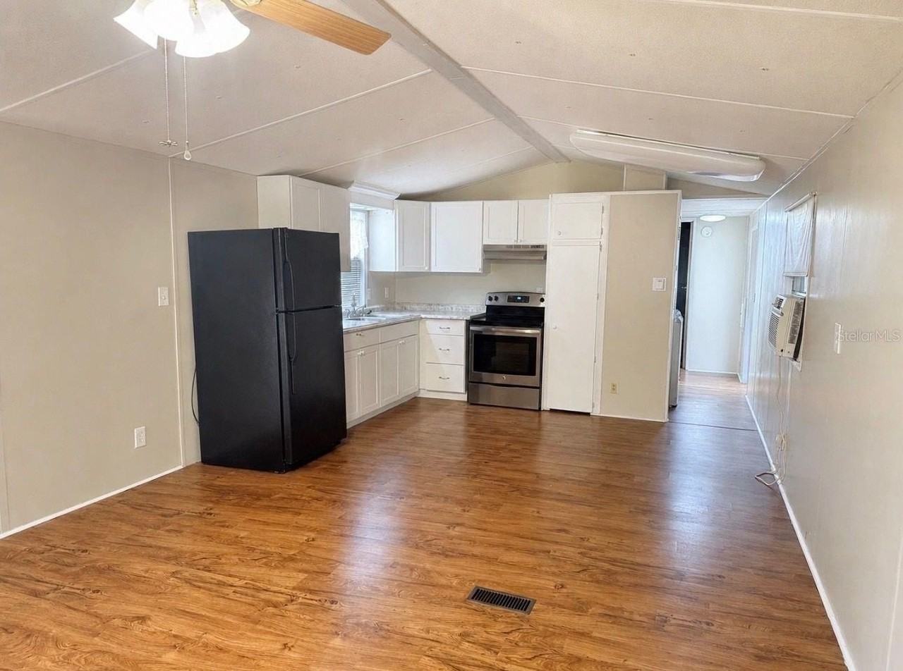 7920 Sunrunner Dr - Photo 2 of 11