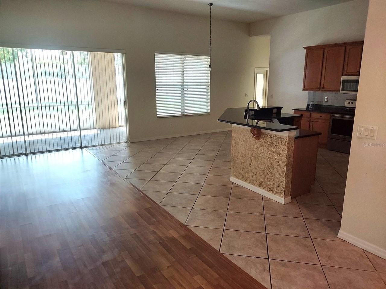 1003 Lumsden Trace Cir - Photo 4 of 33