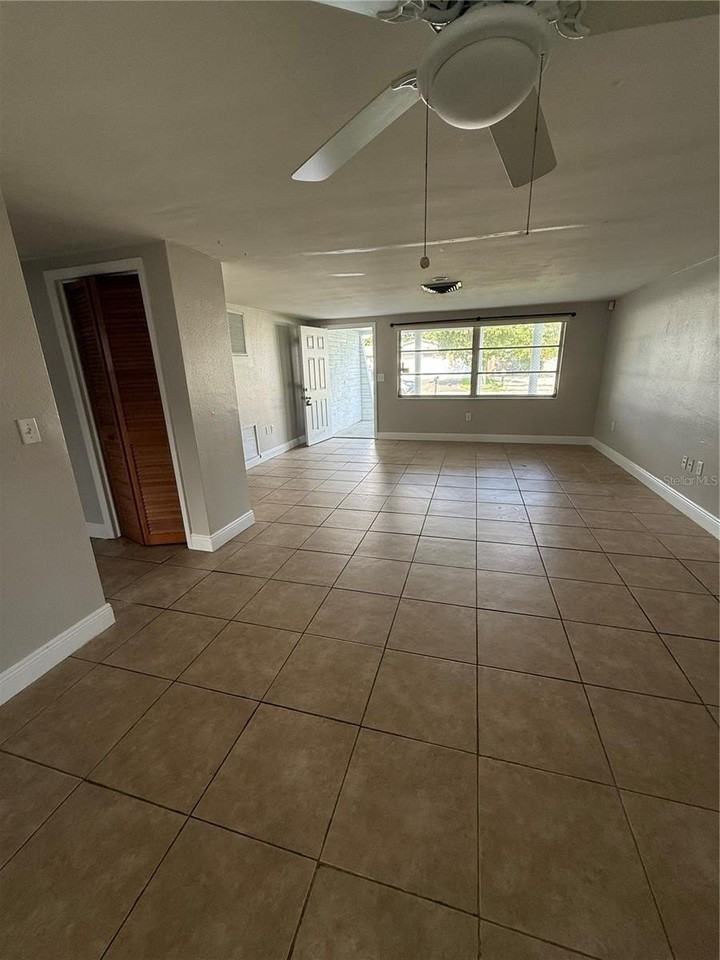 4624 Durney St - Photo 3 of 19