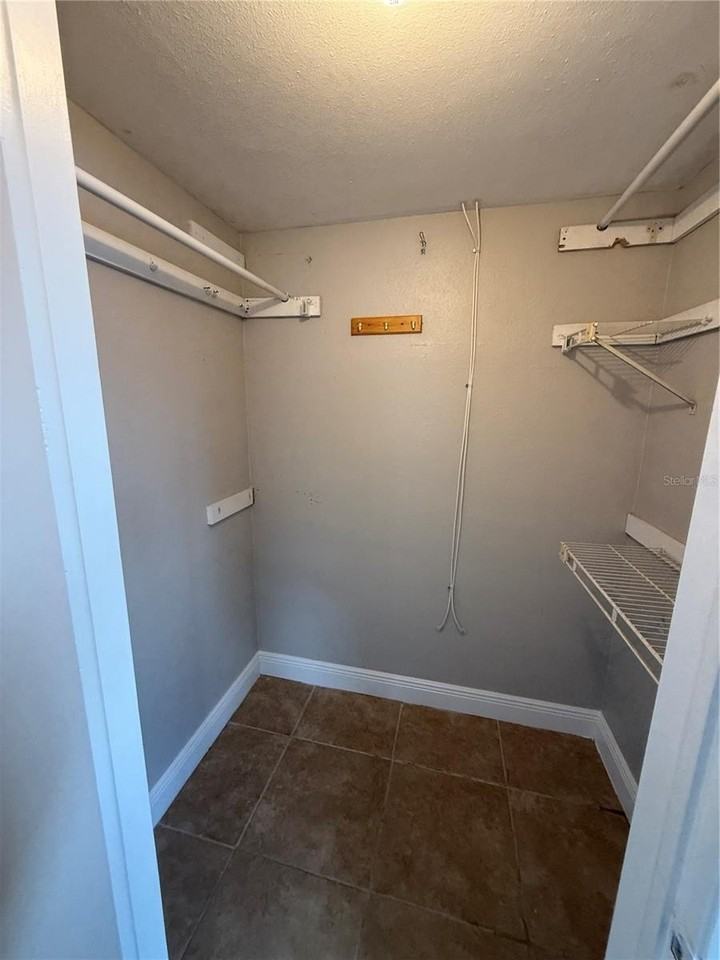 4624 Durney St - Photo 6 of 19