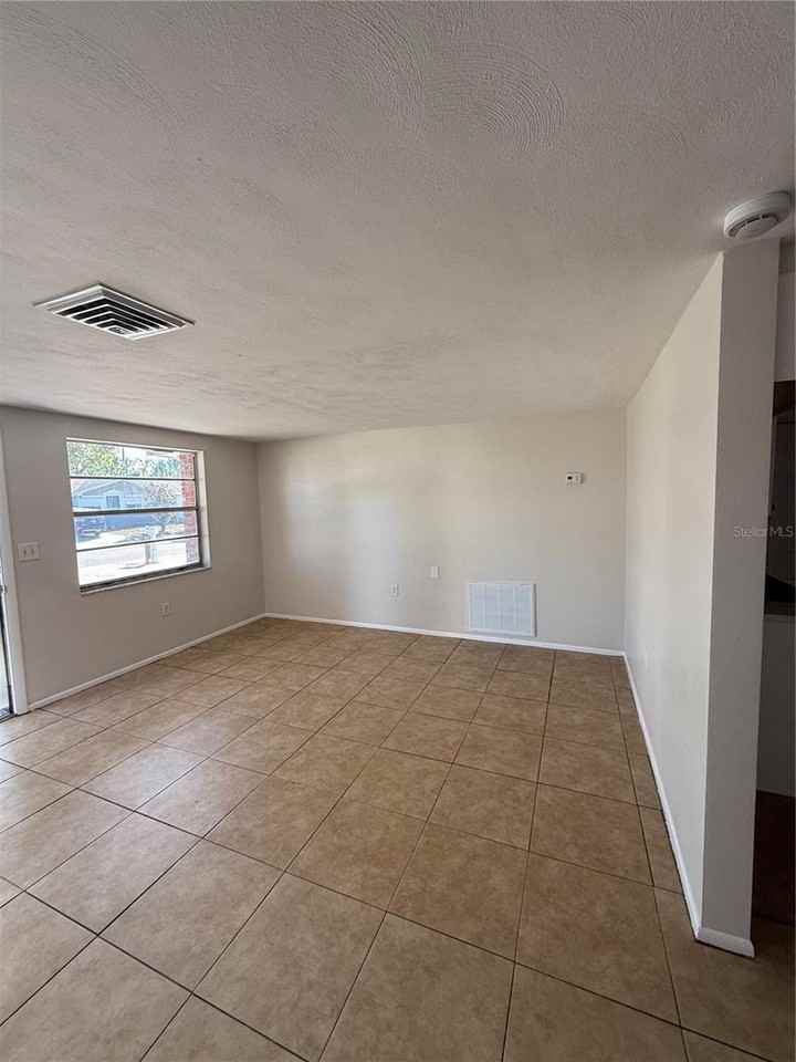 3511 Odom Dr - Photo 4 of 18