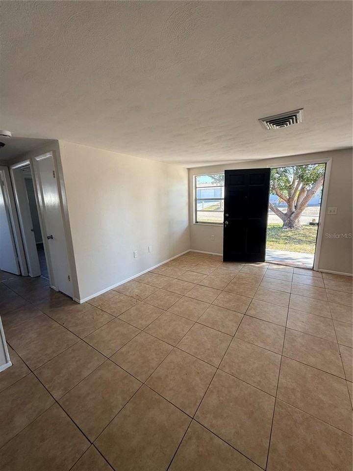 3511 Odom Dr - Photo 5 of 18