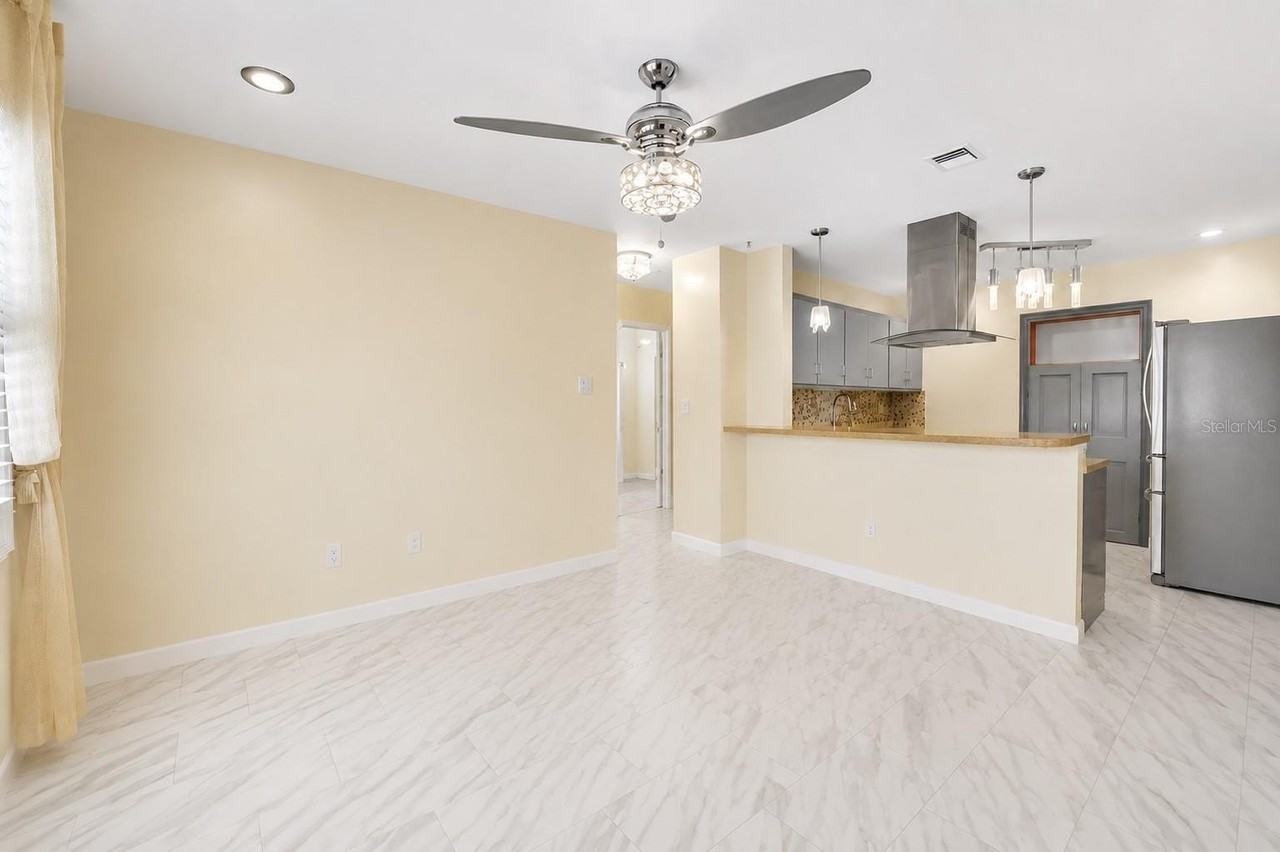 1572 77th Ave N - Photo 4 of 37
