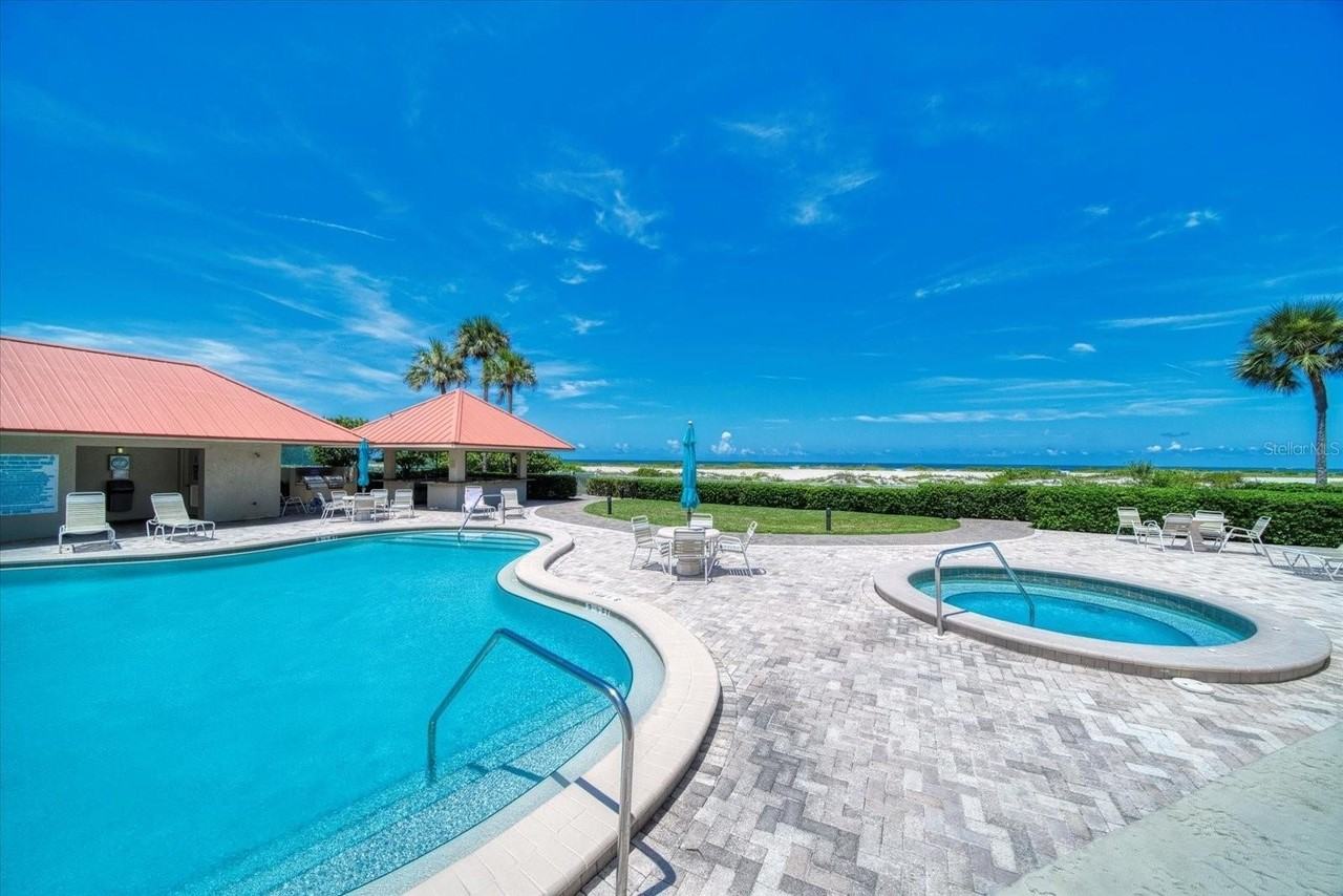 1290 Gulf Blvd #1406 - Photo 4 of 36