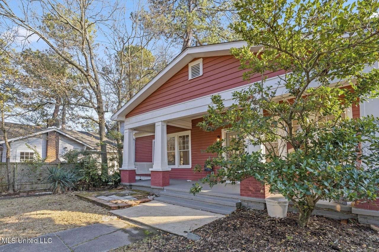 801 Arlington St - Photo 3 of 41