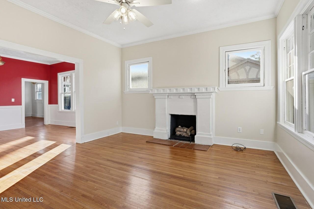 801 Arlington St - Photo 6 of 41