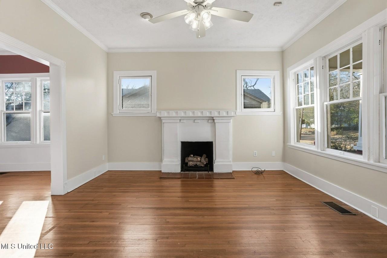 801 Arlington St - Photo 7 of 41