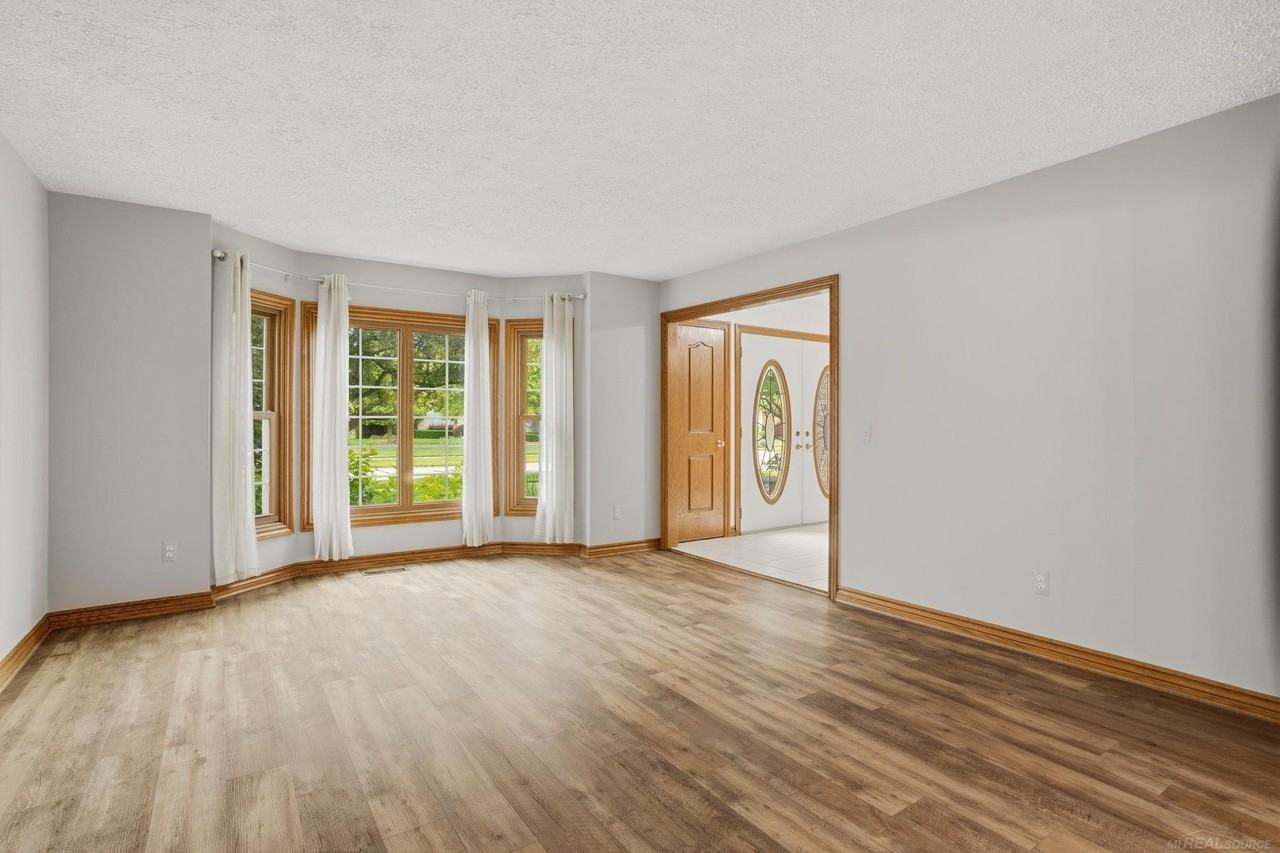 14450 Knightsbridge Dr - Photo 5 of 31