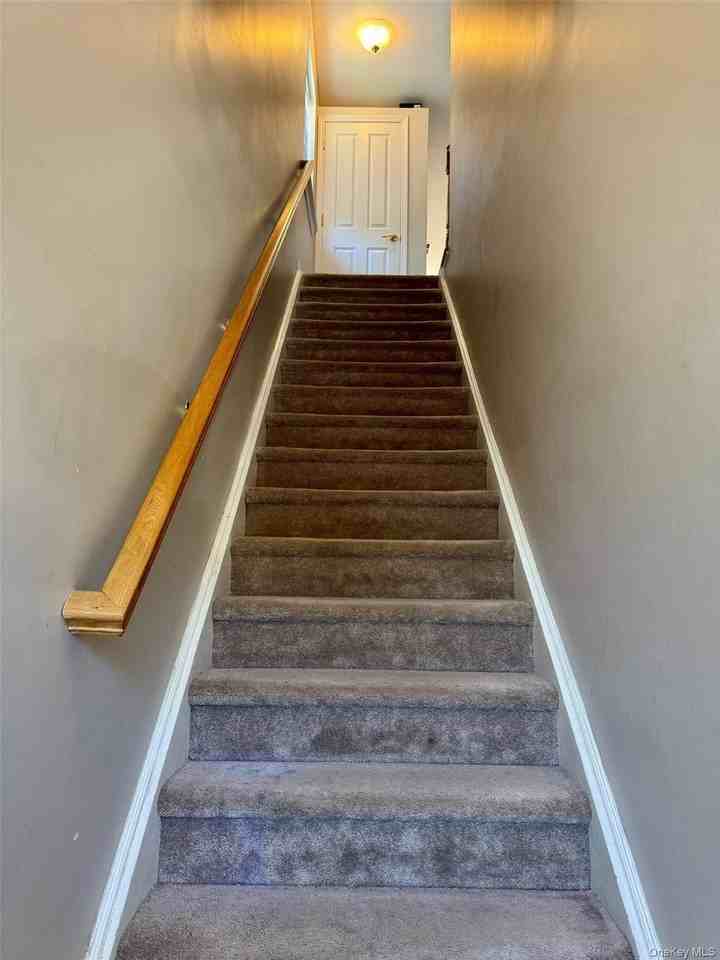25 Fairways Dr #5 - Photo 5 of 34