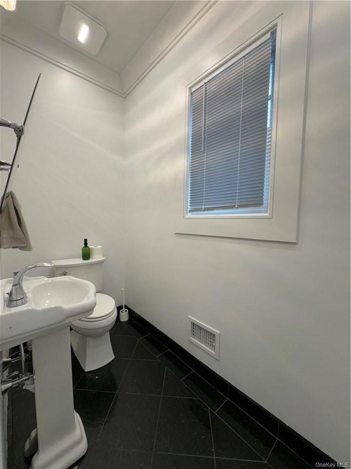 40 Haviland St - Photo 5 of 19